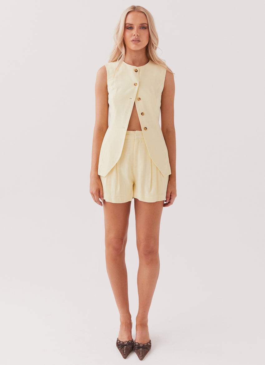 Born For Bordeaux Linen Shorts - Lemon